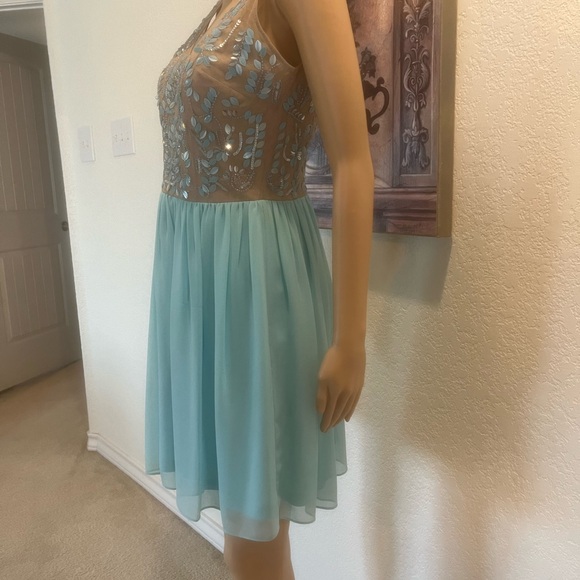 Gianni Bini- Kayla Beaded Dress, Size 6 - Picture 6 of 10